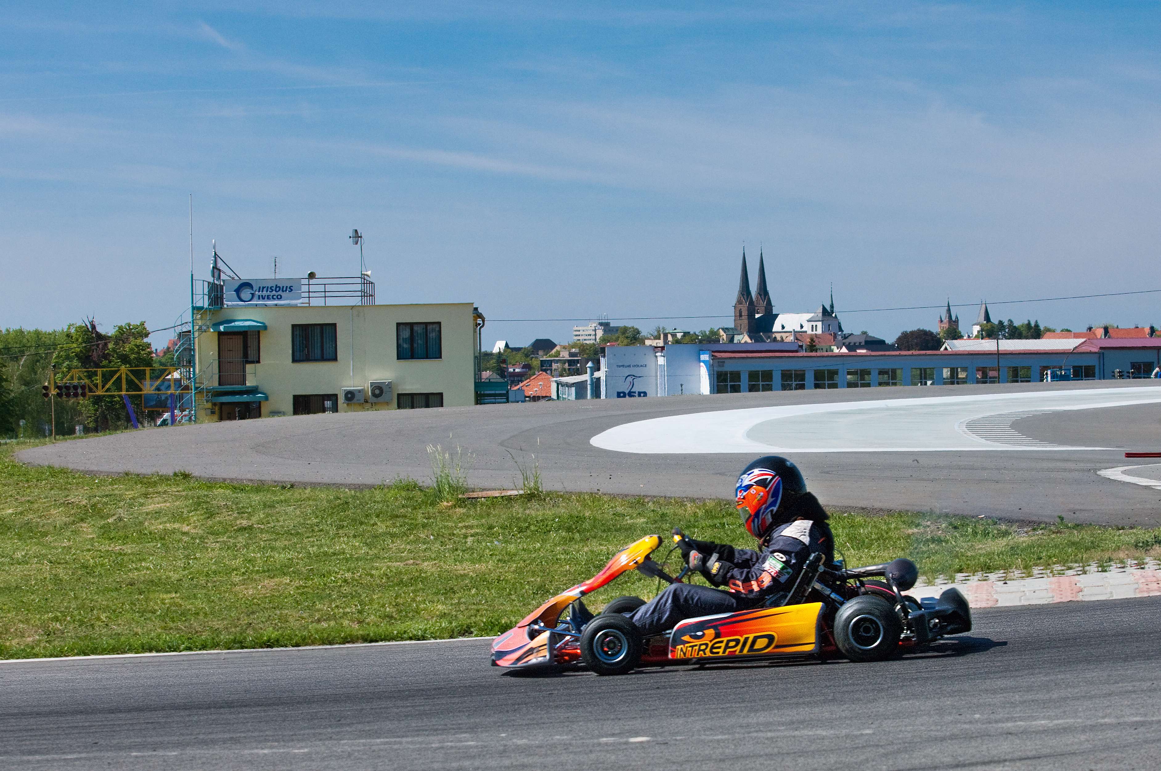 AUTODROM - PŮJČOVNA MOTOKÁR, SKATEPARK